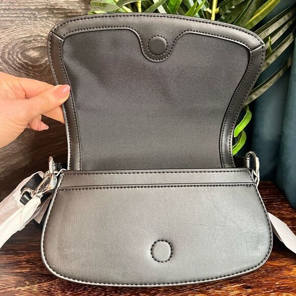 lululemon athletica Cactus Leather Alternative Mini Bag 1.2L in Black. NWT! - Picture 11 of 16